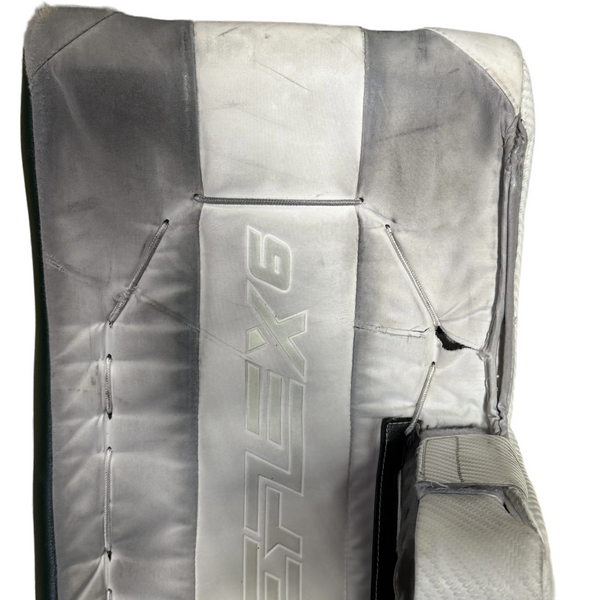 Extreme Flex 6 - Used Pro Stock Goalie Pads (White/Green)