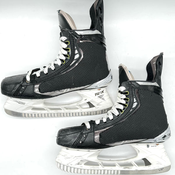 Used - Bauer Vapor Hyperlite Pro Stock Skates - Size 10.25D