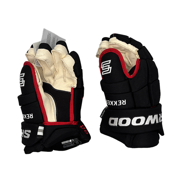 Sherwood Rekker Pro Stock - NHL Pro Stock Glove - Connor Bedard (Black/Red)