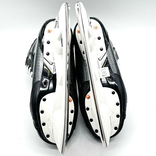 Bauer Vapor Hyperlite 2 - Pro Stock Hockey Skates - Size 5.5D