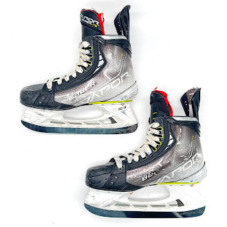 Used Bauer Vapor Hyperlite - Pro Stock Hockey Skates - Size 5 Fit 1